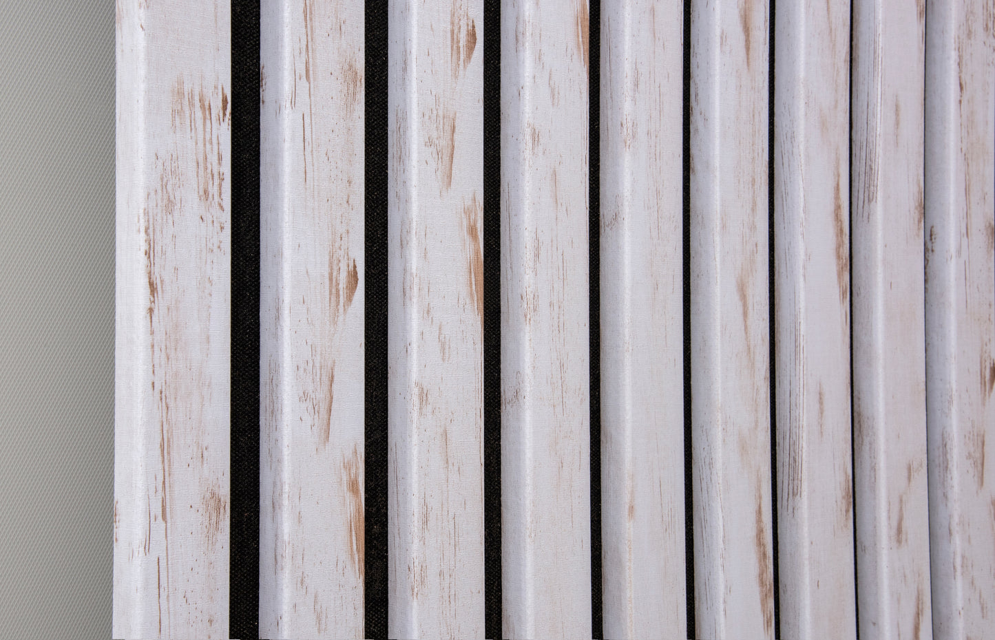 Panou Riflaj Decorativ Acustic, MDF, 2800 x 500 mm, Alb cu Pete Maro - PanelDecorArt