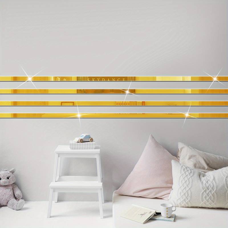 Set de 10 Benzi Decorative Autocolante, Dimensiune 2 x 30 cm pentru Decorarea Spatiului Interior, Aurie - InteriorLuxDesign